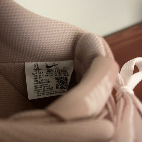 NIKE Court Vision ulta Only worn a couple time! Women's 7.5 - Picture 5 of 5